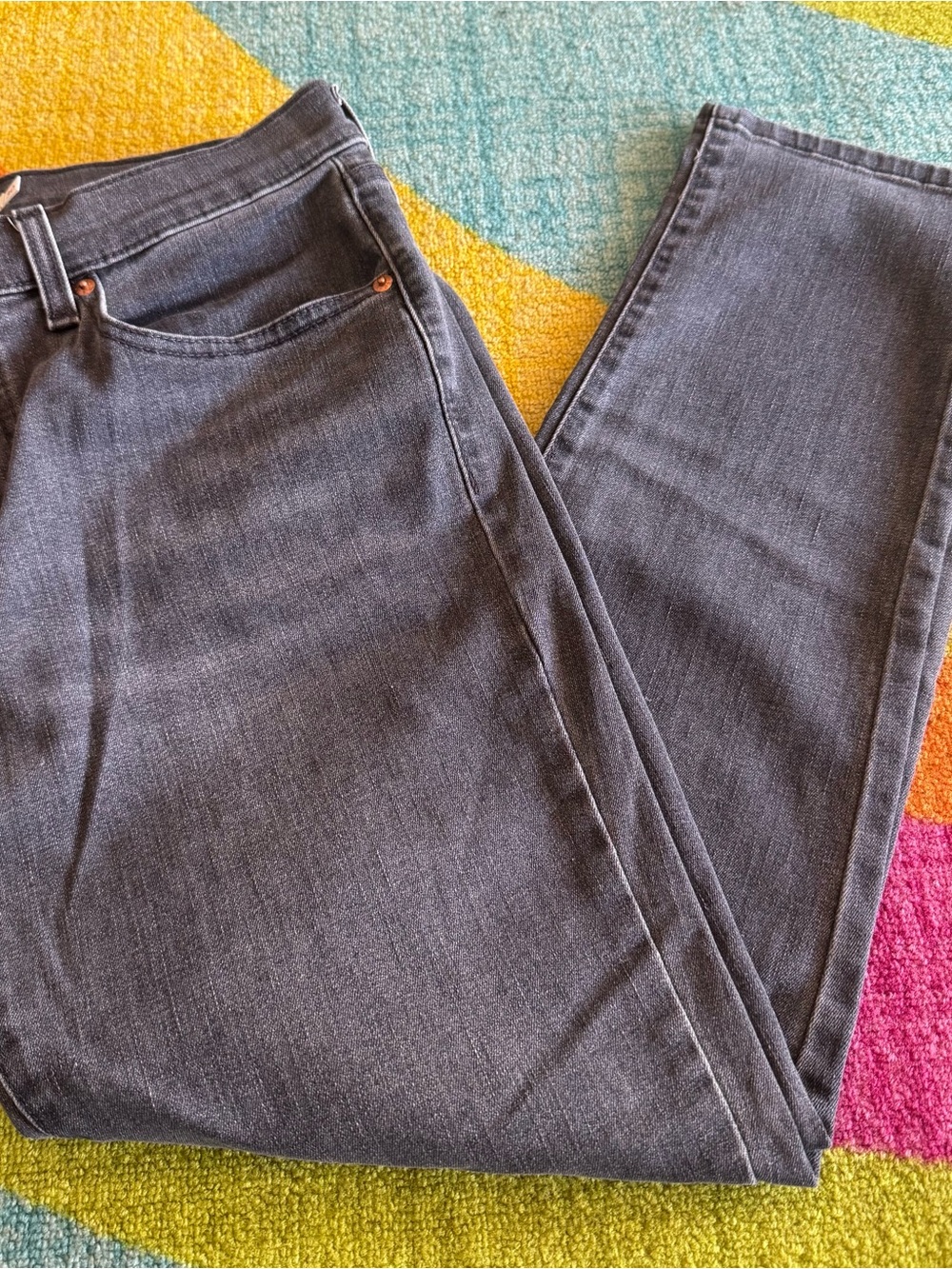 Levi's Women's Straight-Leg Jeans — Charcoal